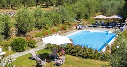 Villa Benvenuti, piscine privée, wifi, à pied au restaurant, reserver un chef