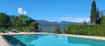 Renovated silk factory, private pool- Sleeping 14.  Near Barga WIFI. Chef option