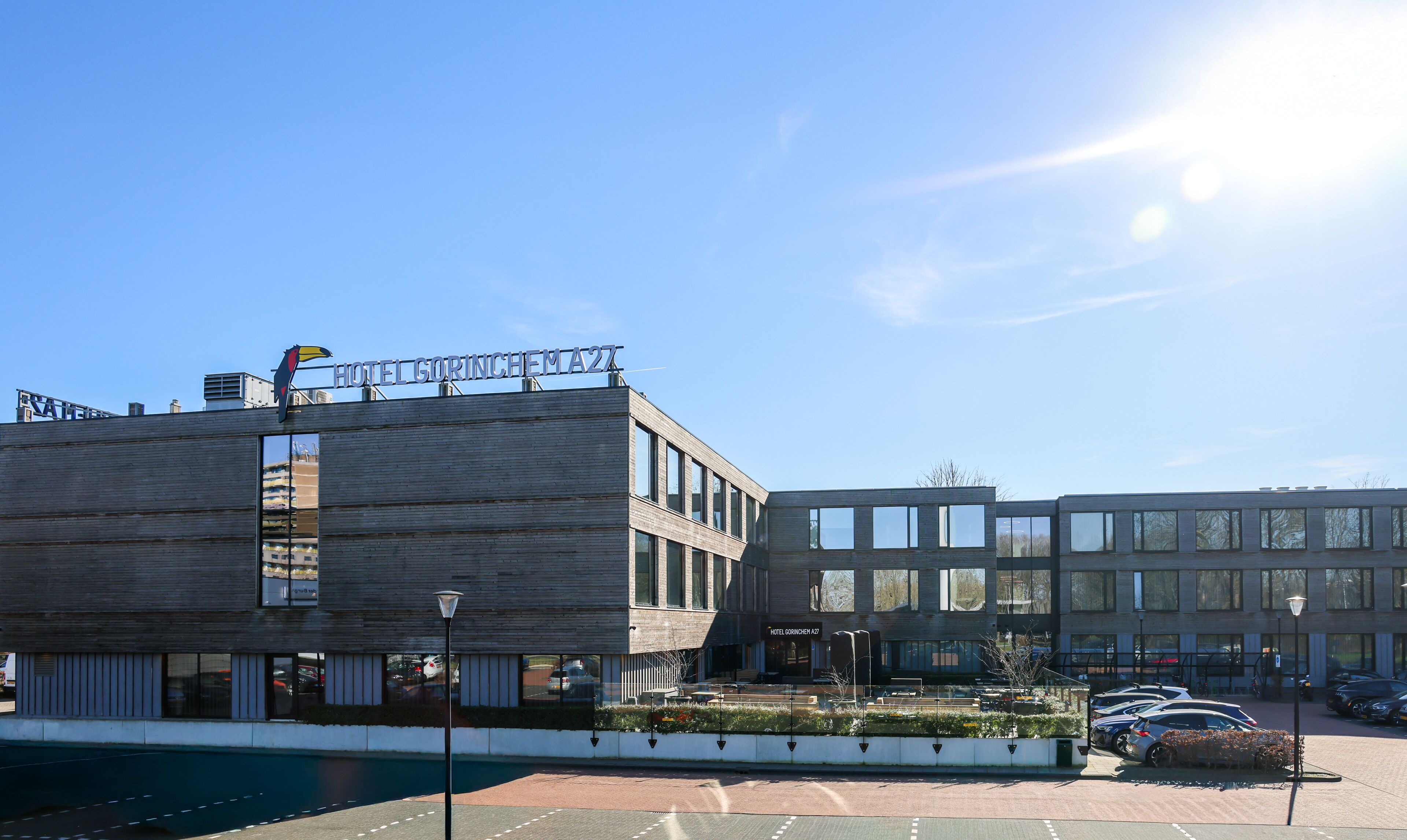 Vista frontal de la propiedad