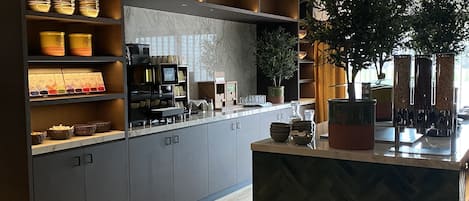 Morgenmadsbuffet hver dag (16.5 EUR pr. person)