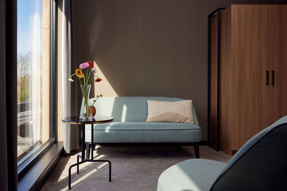 superior double room, 1 king bed, non smoking | 1 bedroom, premium bedding, minibar, in-room safe