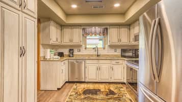 Cabin, Multiple Beds, Hot Tub | Private kitchen | Fridge, microwave, stovetop, dishwasher