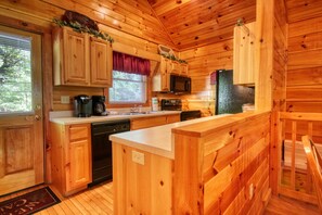 Kabin, Beberapa Tempat Tidur, hot tub | Dapur pribadi | Lemari es, microwave, kompor, dan mesin pencuci piring