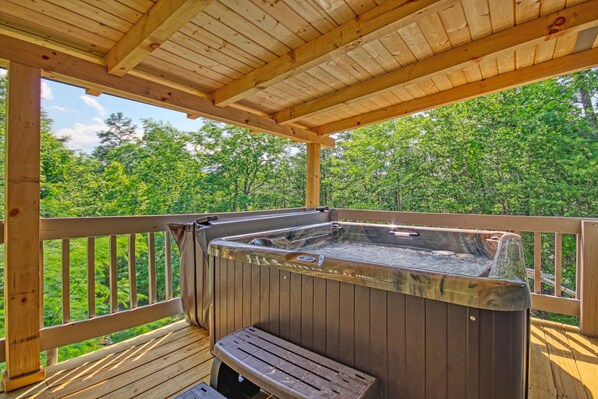 Tina de hidromasaje al aire libre