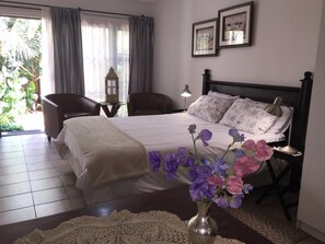 Estudio | Tabla de planchar con plancha, wifi gratis, ropa de cama