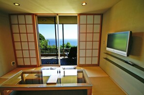 Interior - Secondfloor maisonette / Ito Shizuoka (Ito)