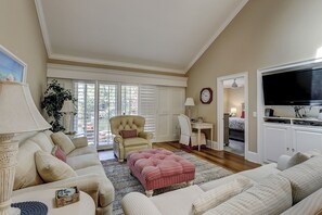 3 bedrooms, iron/ironing board, free WiFi, bed sheets - 122 Abbington is a beautiful 3-bedroom, 3 bath villa in Palmetto Dunes (Hilton Head Island)