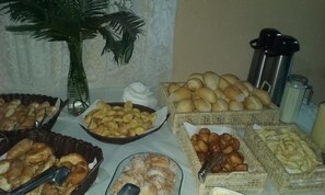 Free daily buffet breakfast