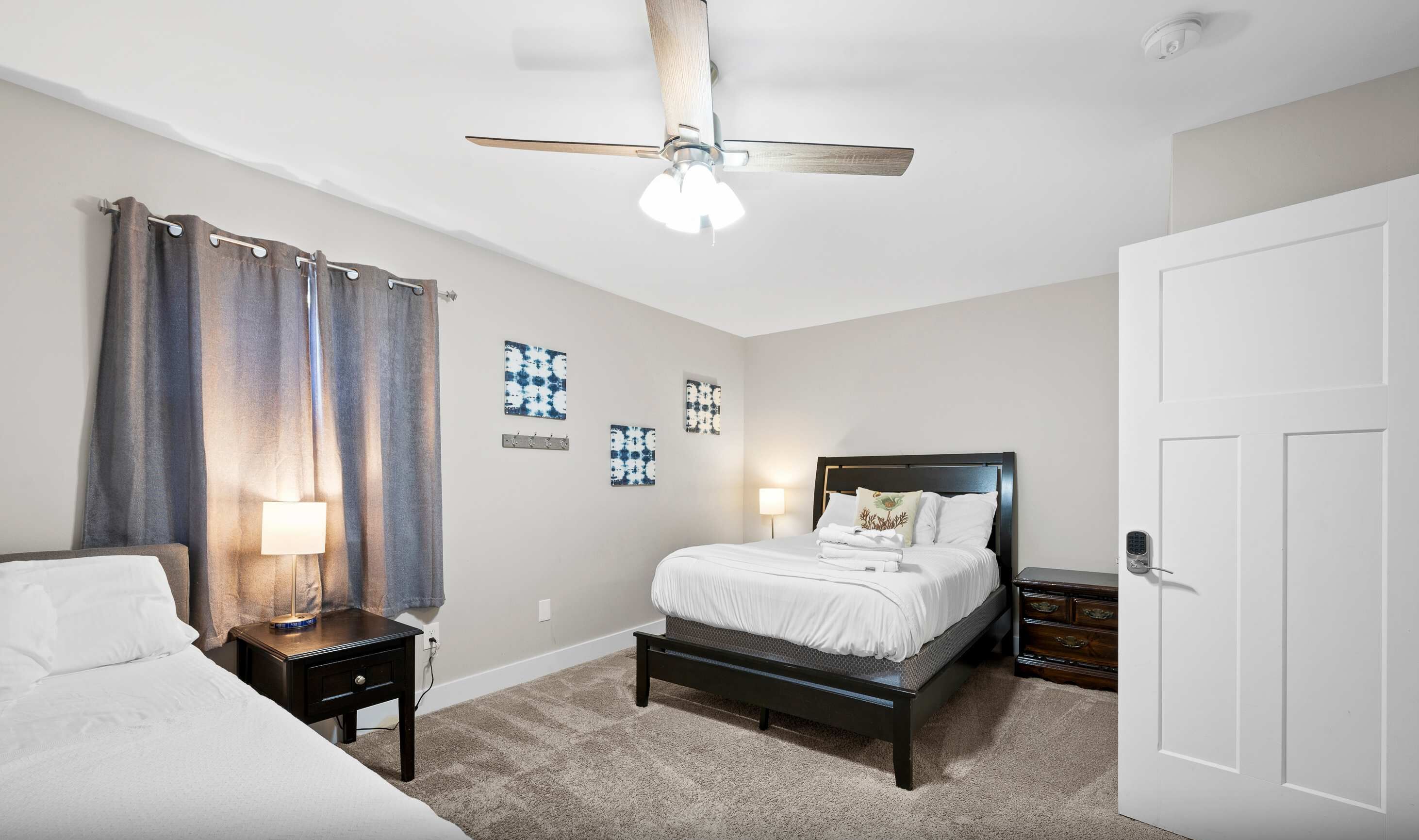 4 bedrooms, desk, iron/ironing board, WiFi