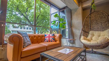 AMP FLAT Nishijin 2F | Living area | Flat-screen TV