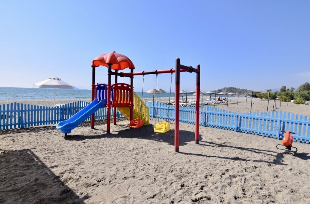 Children’s play area – outdoor