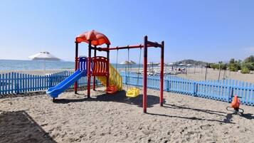 Children’s play area – outdoor