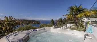 Villa Captain's house on Solta island with heated pool, jacuzzi, sea views