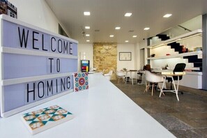 Lobby lounge - Benfica Historial Apartments by Homing (Lisbon)