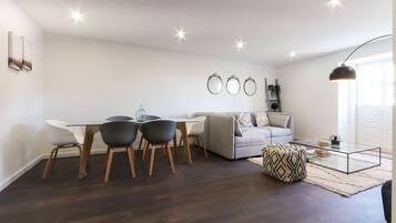 Apartment, 2 Bedrooms, Kitchen | Dining