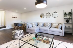 Apartment, 2 Schlafzimmer, Küche | Wohnzimmer