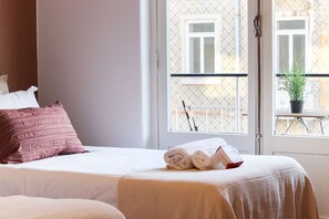 Apartment, 2 Bedrooms, Kitchen | 2 bedrooms, iron/ironing board, free WiFi, bed sheets - Marquês Balcony by Homing (Lisbon)