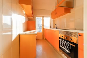 Lägenhet - 2 sovrum - kök | Eget kök | Kylskåp, mikrovågsugn, ugn och spishäll