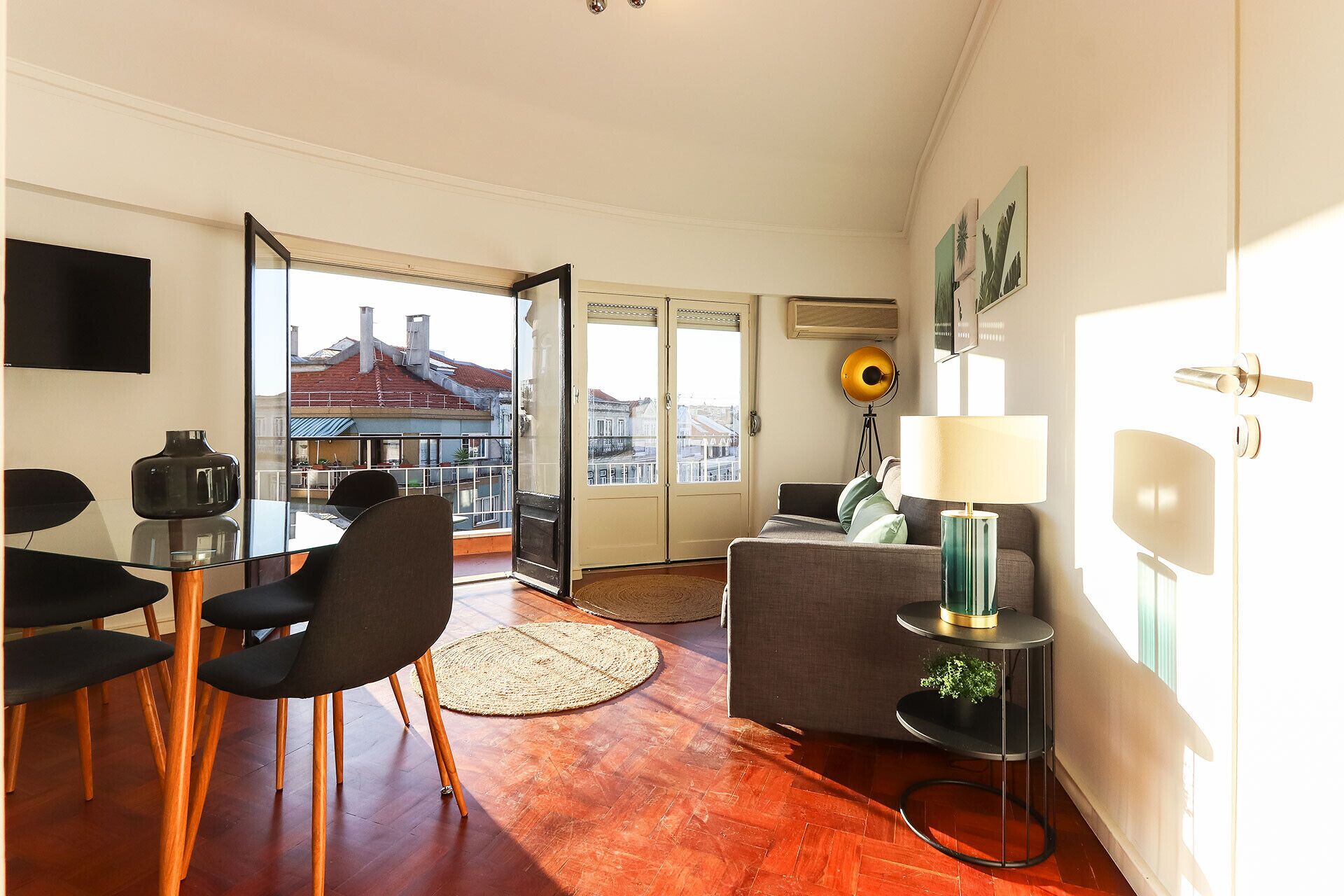 Apartment, 2 Schlafzimmer, Küche | Wohnzimmer | Flachbildfernseher