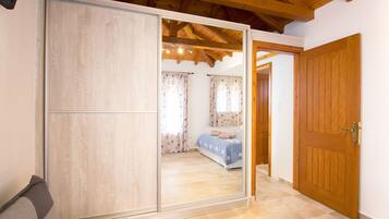 Rumah, 1 kamar tidur | 1 kamar tidur, seprai premium, meja kerja, dan kedap suara