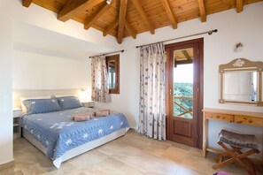 独立别墅, 1 间卧室 | 1 多间卧室、高档床上用品、办公桌、隔音