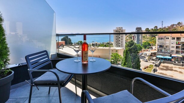 Unclassified image, 1 of 22, button - Hotel Del Medio (Sutomore)