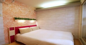 1 slaapkamer, een bureau, internet, beddengoed