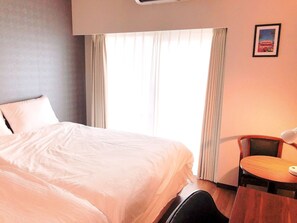 1 habitación, escritorio, wifi gratis y ropa de cama 