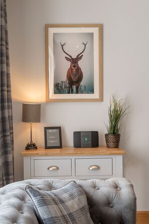 Smart TV, fireplace, Netflix - The Steadings - by StayDunfermline (Dunfermline)