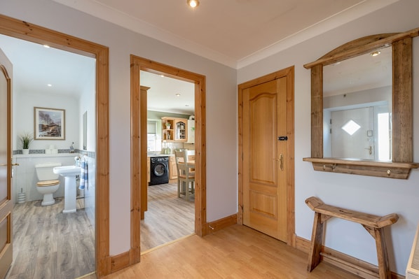 Hallway - The Steadings - by StayDunfermline (Dunfermline)