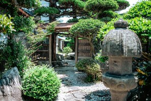 Property grounds - Traditional Japanese architecture / Mitoyo Kagawa (Mitoyo)