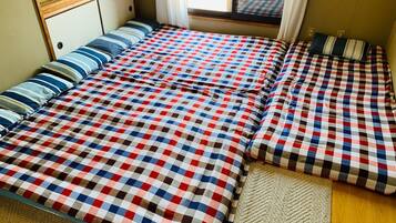 3 bedrooms, desk, iron/ironing board, free WiFi