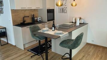 Kühlschrank, Ofen, Herdplatte, Geschirrspüler