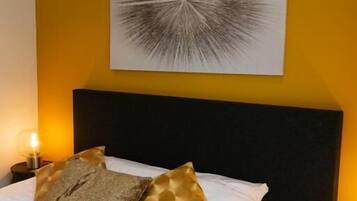 1 bedroom, in-room safe, blackout curtains, soundproofing