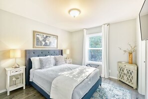 3 bedrooms, iron/ironing board, free WiFi, bed sheets