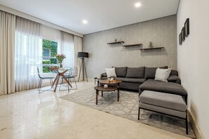 Living area - Nido Parque Lincoln (Mexico City)