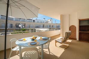 Outdoor dining - Santa Luzia Terrace Apartment (S31) (Santa Luzia)