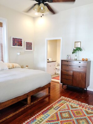 2 bedrooms, in-room safe, iron/ironing board, WiFi - Midcity Gem For Discovering All New Orleans Has to Offer (New Orleans)