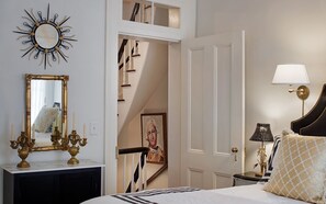 5 bedrooms, iron/ironing board, free WiFi, bed sheets