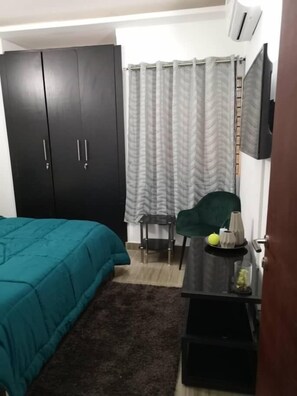Phòng Suite Deluxe | 1 phòng ngủ, bàn, màn/rèm cản sáng, giường gấp/giường phụ (phụ phí) 