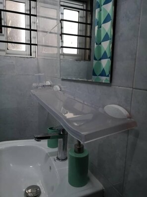 Bathroom - Palmeraie Beaux Fraisiers (Abidjan)