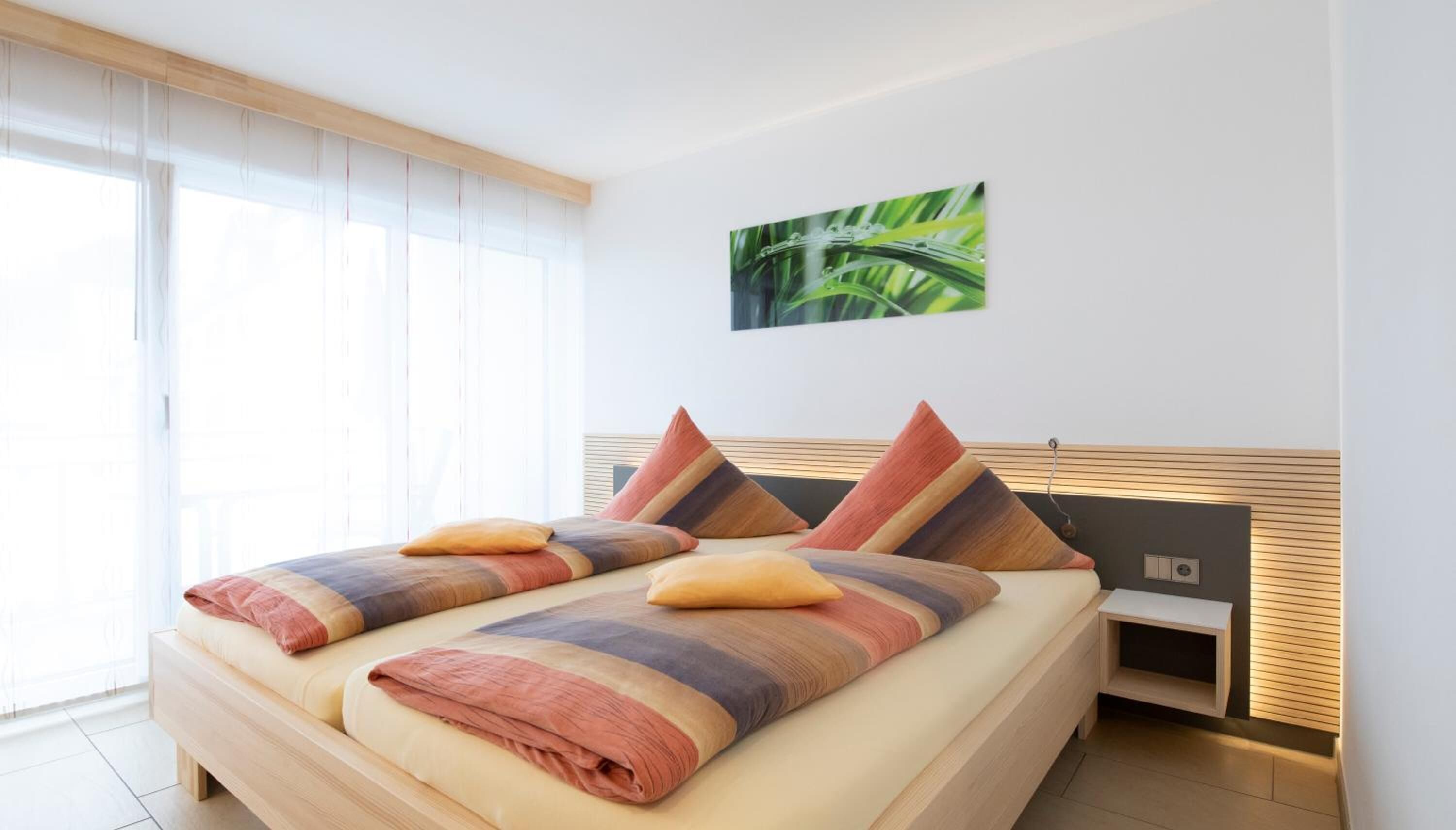 1 bedroom, hypo-allergenic bedding, minibar, in-room safe