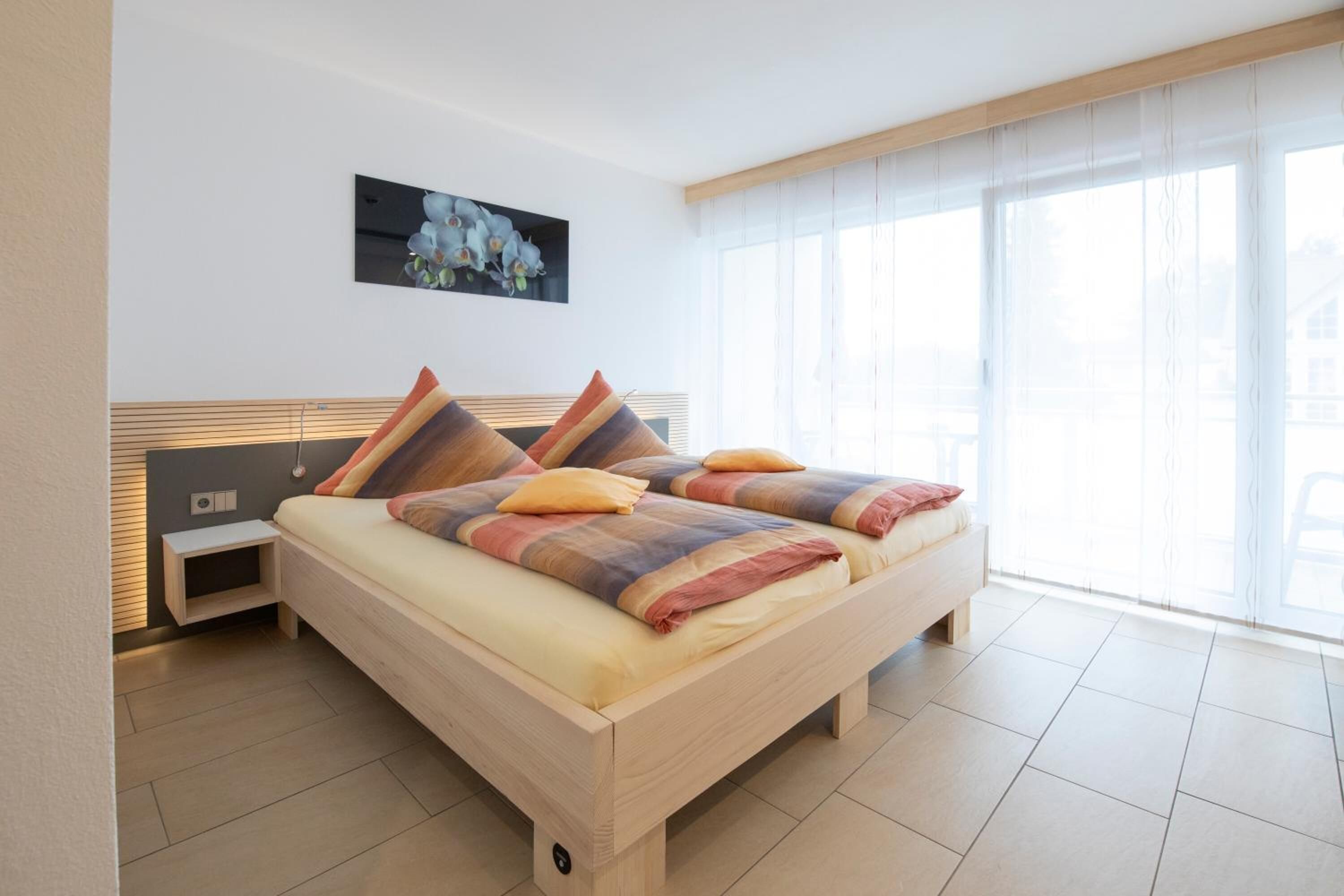 1 bedroom, hypo-allergenic bedding, minibar, in-room safe