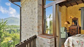 4 camere, ferro/asse da stiro, culla da viaggio, Wi-Fi gratuito