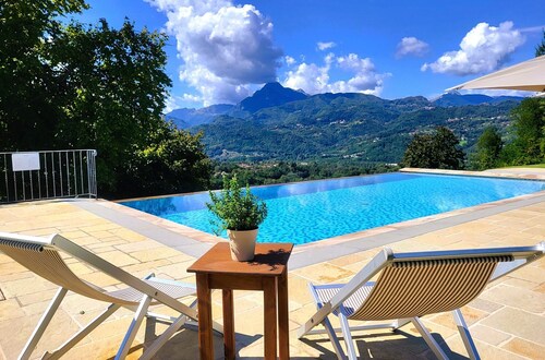 Barga, beautiful, with private pool and stunning views. Electric car charging.
