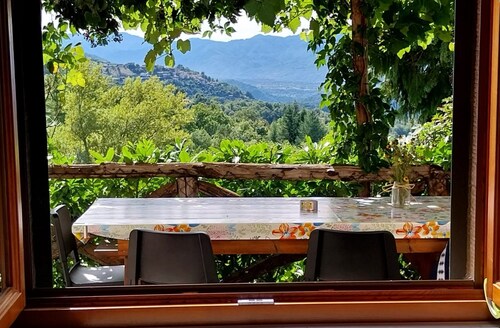 Elcriso, Spacious villa, private pool, amazing views, WIFI, walk to restaurant!