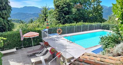 Elcriso, espaciosa villa, piscina privada, impresionantes vistas, WIFI, a pie de restaurante.