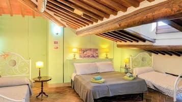 4 slaapkamers, een strijkplank/strijkijzer, wifi, beddengoed