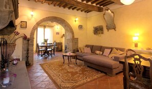 TV, fireplace, DVD player, ping pong