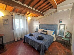 4 chambres, fer et planche à repasser, Wi-Fi, draps fournis